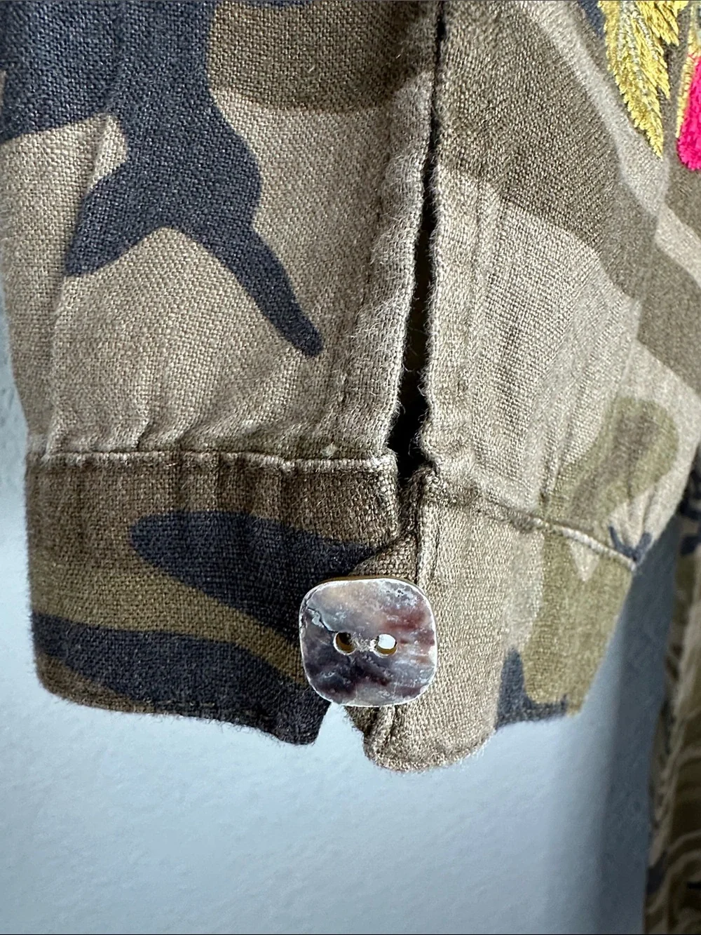 Johnny Was Women's Vella Jogger Pants Camo Print Floral Embroidered Linen Sz M